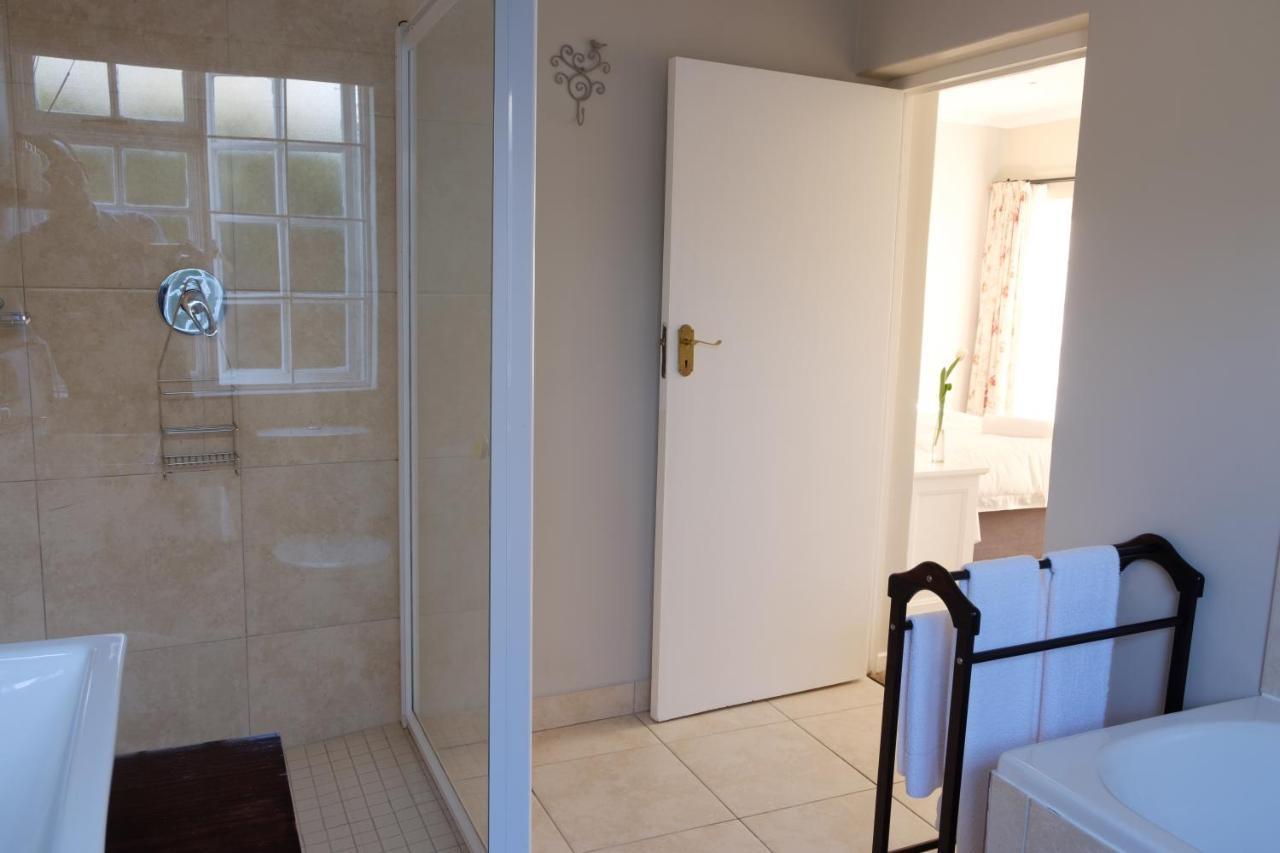 Constantia White 4*